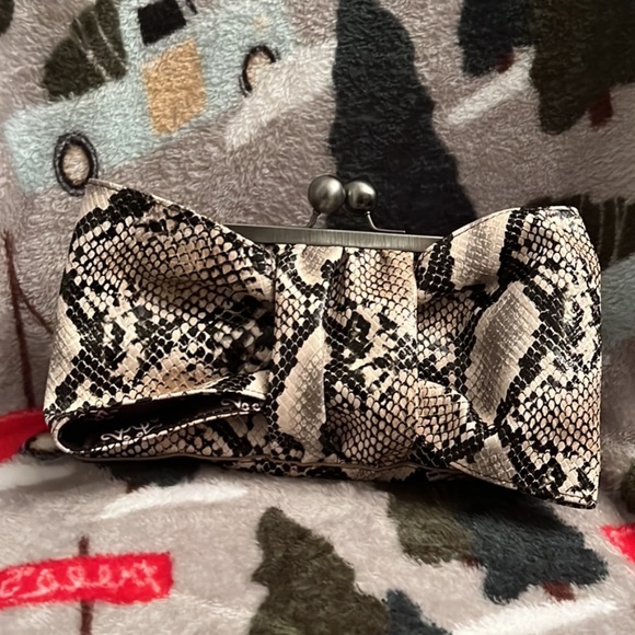 Jessica Simpson clutch - Picture 1 of 3